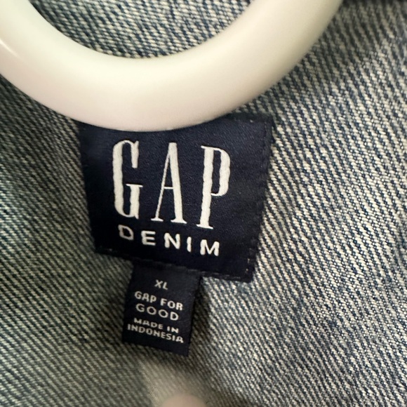 Gap women’s denim jacket - Picture 3 of 5